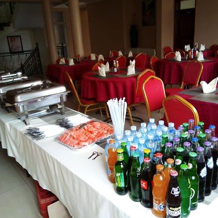Westcliff Hotel Lira Esterno foto