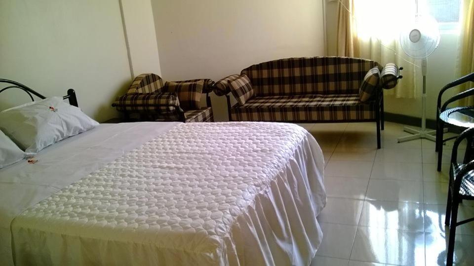 Westcliff Hotel Lira Esterno foto
