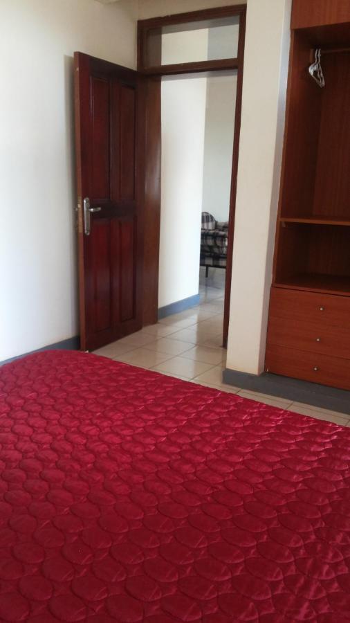 Westcliff Hotel Lira Esterno foto