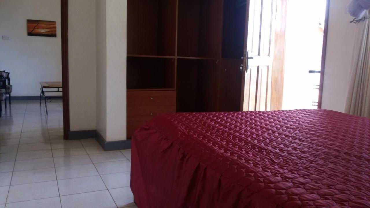 Westcliff Hotel Lira Esterno foto